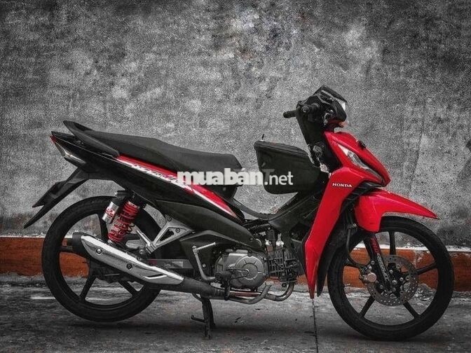 Xe máy Honda Wave màu đỏ, dòng xe bền bỉ