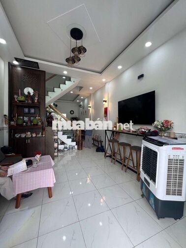 Chính chủ bán nhà đẹp 3 lầu , 3 PN , kdc hiện hữu, Quốc lộ 50 Quận 8