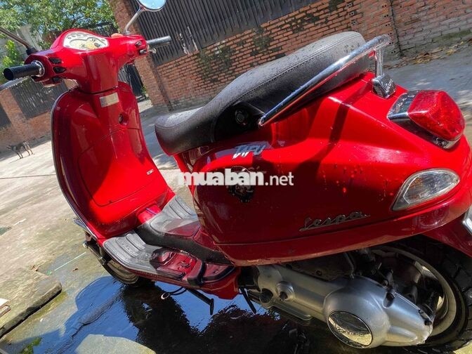 Piaggio Vespa LX 125 màu Đỏ