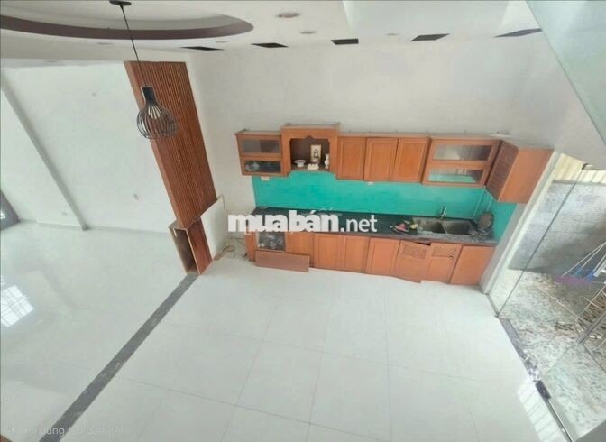 NHÀ 3 TẦNG MẶT TIỀN KHU SINH VIÊN HÒA KHÁNH