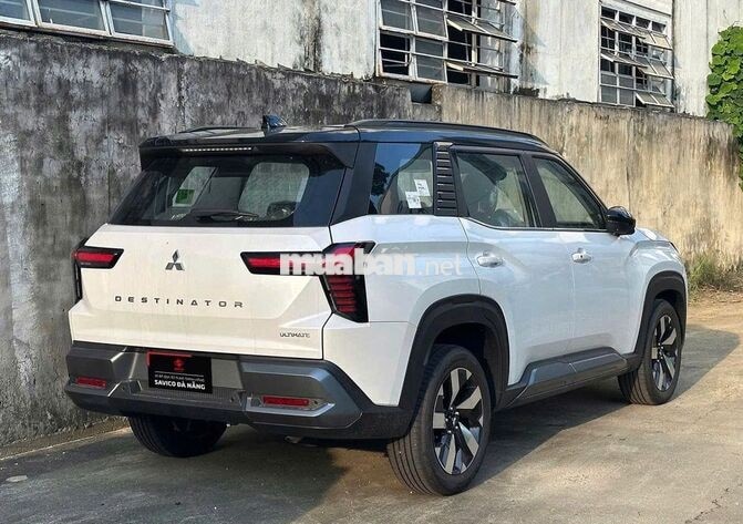 Mitsubishi Destinator Ultimate 2026 Trắng 7 chỗ