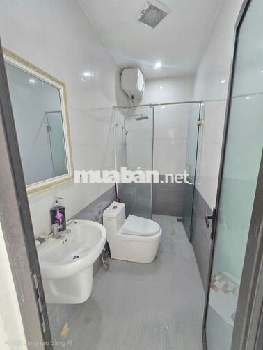 NHÀ 3 TẦNG MẶT TIỀN KHU SINH VIÊN HÒA KHÁNH