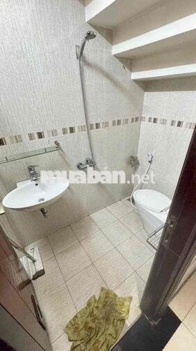 CHO THUÊ NHÀ ĐƯỜNG 12M BÀ HOM NGAY CHỢ PHÚ LÂM 4X18 5PN 4WC