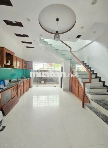 NHÀ 3 TẦNG MẶT TIỀN KHU SINH VIÊN HÒA KHÁNH