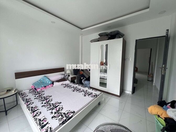 Chính chủ bán nhà đẹp 3 lầu , 3 PN , kdc hiện hữu, Quốc lộ 50 Quận 8