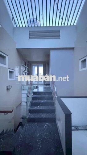 CHO THUÊ NHÀ ĐƯỜNG 12M BÀ HOM NGAY CHỢ PHÚ LÂM 4X18 5PN 4WC