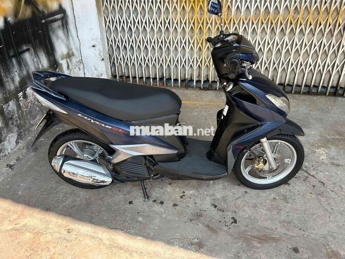 Yamaha Luvias FI màu Xanh đen