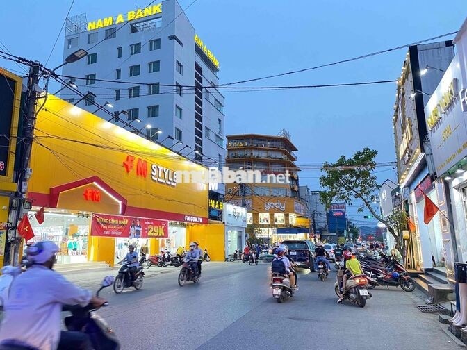 Cho Thuê MB Vip Bà Triệu Tp Huế 160m2 sử dụng - mặt tiền 8m