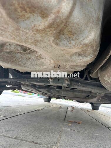 Mazda 323 màu Bạc