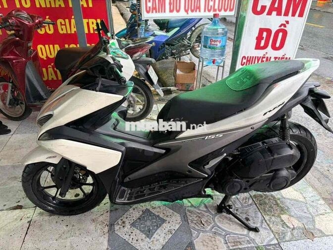 Yamaha NVX 155 2017 màu Trắng Đen