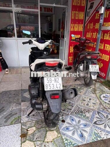Yamaha NVX 155 2017 màu Trắng Đen