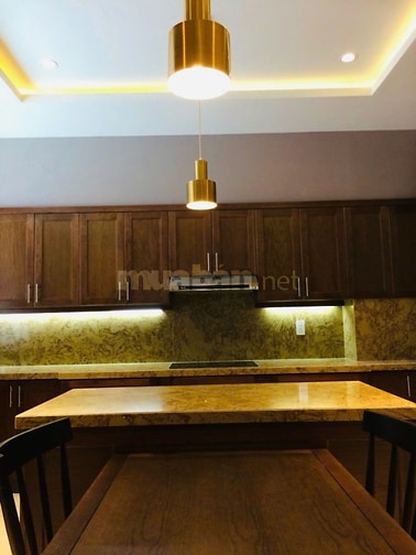 Bán nhà Hoàng Quốc Việt, mặt tiền KD , căn hiếm, 250 m2, 5 tầng, 23 tỷ