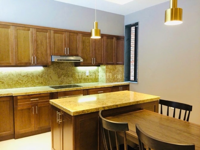 Bán nhà Hoàng Quốc Việt, mặt tiền KD , căn hiếm, 250 m2, 5 tầng, 23 tỷ
