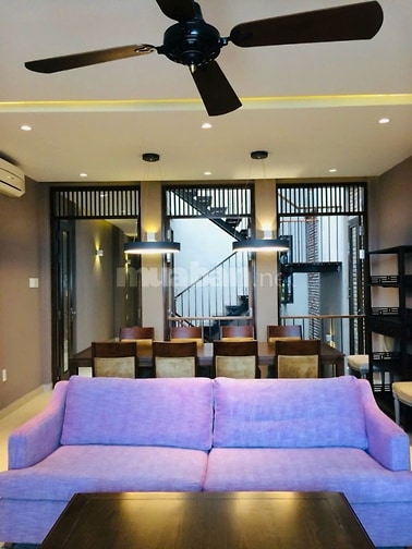 Bán nhà Hoàng Quốc Việt, mặt tiền KD , căn hiếm, 250 m2, 5 tầng, 23 tỷ