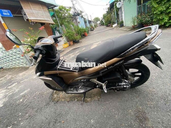 HONDA AIR BLADE VÀNG ĐỒNG ĐEN