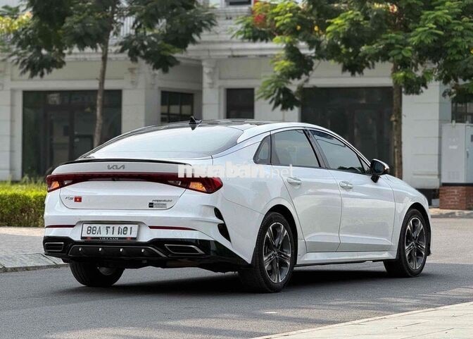 Kia K5 2.0 premium 2023