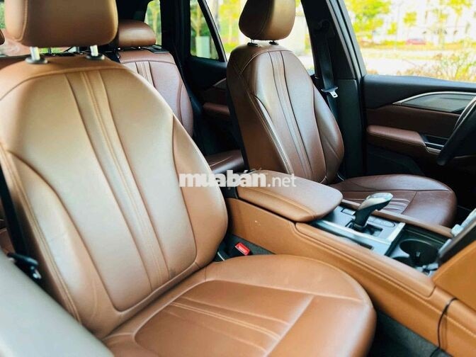 VinFast Lux A Premium 2021 99000 km Đen