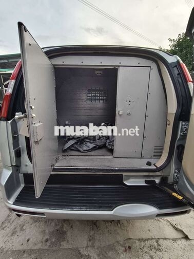 Ford Everest 2011 Số sàn 5 chỗ máy xăng