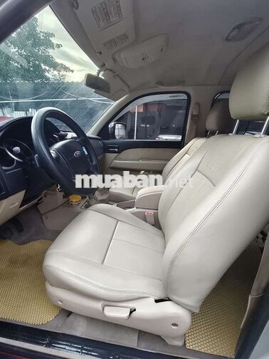 Ford Everest 2011 Số sàn 5 chỗ máy xăng