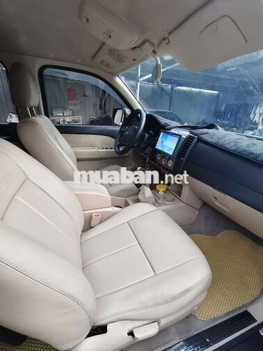 Ford Everest 2011 Số sàn 5 chỗ máy xăng