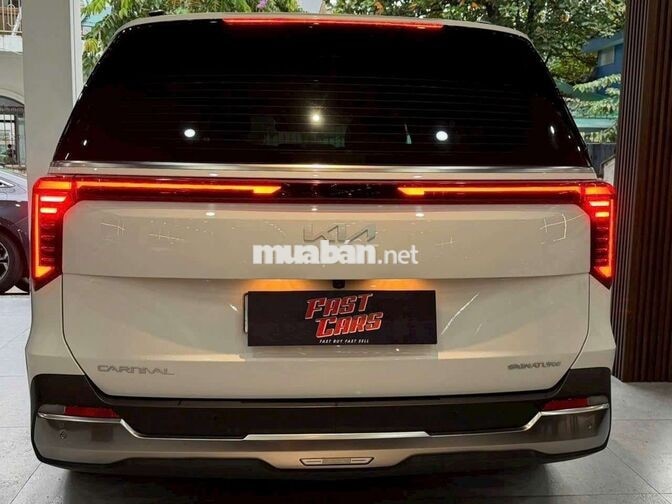 Kia Carnival 2024 Signature 2.2D,7 chỗ,màu trắng