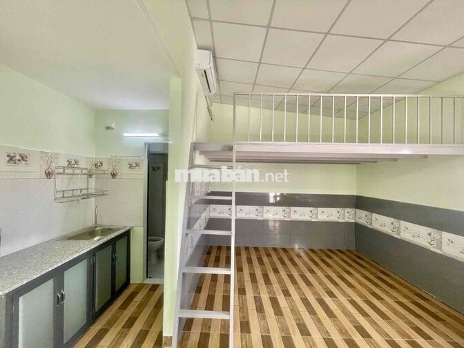 DUPLEX CỬA SỔ TRỜI BÊN KHU INTRESCO Ở LIỀN GIÁ 4TR TÁCH BẾP RỘNG RÃI