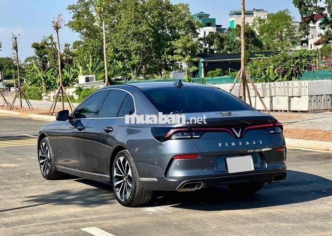 VinFast Lux A Premium 2019 34000 km Xám