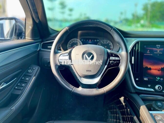 VinFast Lux A Premium 2019 34000 km Xám