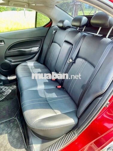 Attrage Premium 1.2 CVT 2021