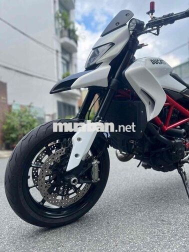 Ducati Hypermotard 821 màu Trắng