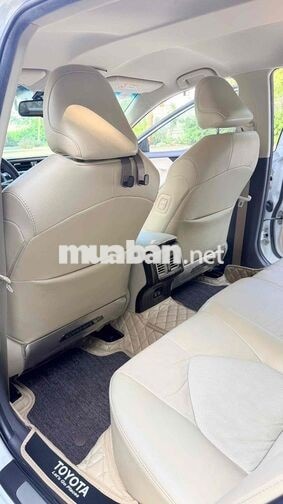 Toyota Camry 2.0G sản xuất 2019 nhập khẩu