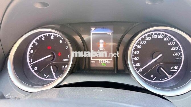 Toyota Camry 2.0G sản xuất 2019 nhập khẩu