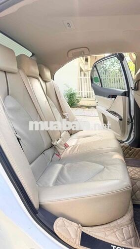 Toyota Camry 2.0G sản xuất 2019 nhập khẩu