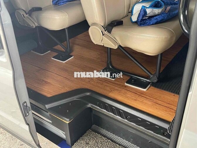 Ford Transit sx T5/2020 đi được 101550 km màu Bạc