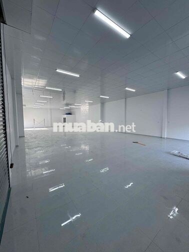 Cho thuê MB - kho (300m2, 2 mặt tiền) đường 9m, KP4 Trang Dài, Giá: 13