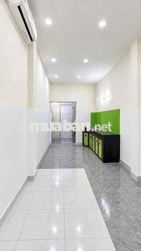 nhà nc mới đẹp hxh 3.2x16  trệt lầu 2pn 2vs  CMT8 Q3