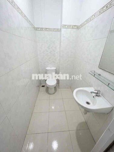 BÁN NHÀ ĐƯỜNG 100 BÌNH THỚI 8 PN, 8WC 5TẦNG ĐANG CHO THUÊ 20tr 1/th