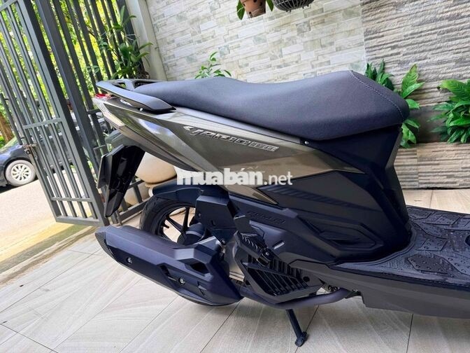 Honda Vario 2016 30.000 km màu Vàng cát, leng keng