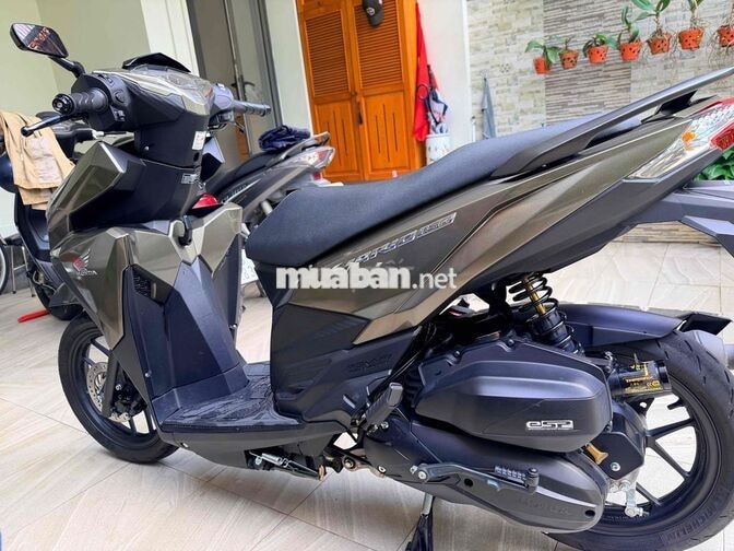 Honda Vario 2016 30.000 km màu Vàng cát, leng keng