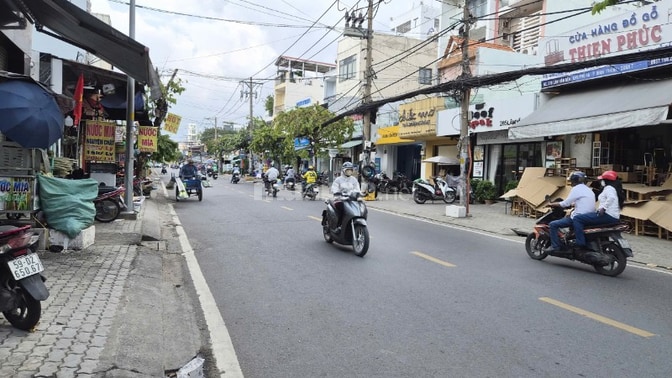 (HIẾM)Bán nhà Lâm Văn Bền, mặt tiền sầm uất, 100 m2, giá TỐT
