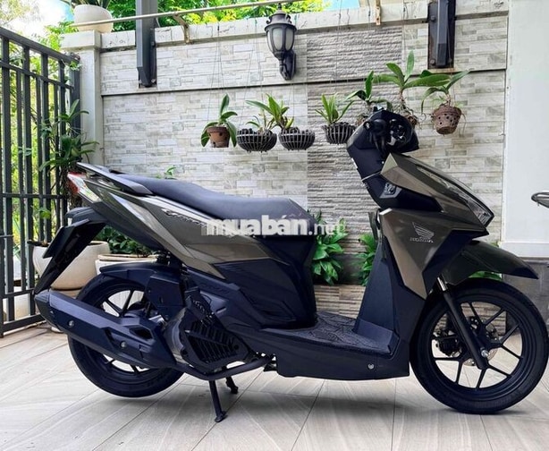 Honda Vario 2016 30.000 km màu Vàng cát, leng keng