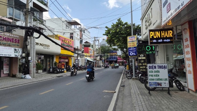 (HIẾM)Bán nhà Lâm Văn Bền, mặt tiền sầm uất, 100 m2, giá TỐT