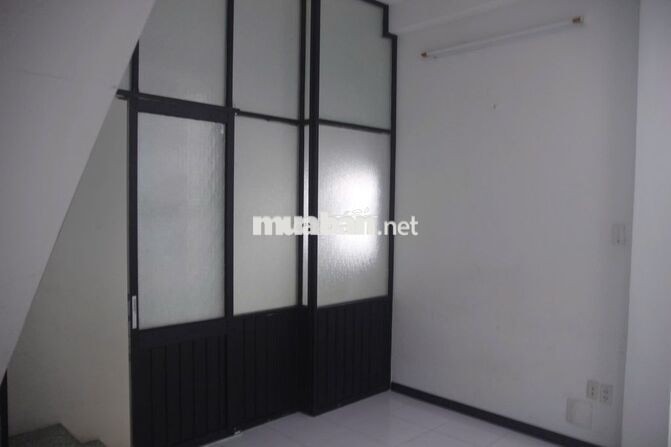 Cho thuê nhà nguyên căn hẻm 54 Trần Quang Khải