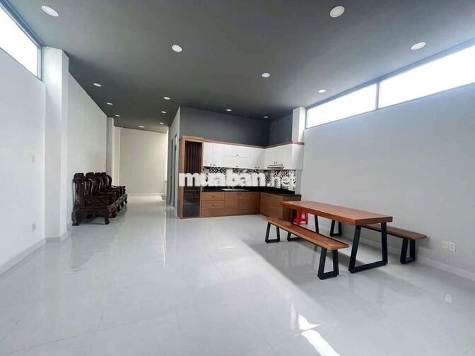 NHÀ VĂN PHÒNG TRÊN NGÃ TƯ BÌNH PHƯỚC