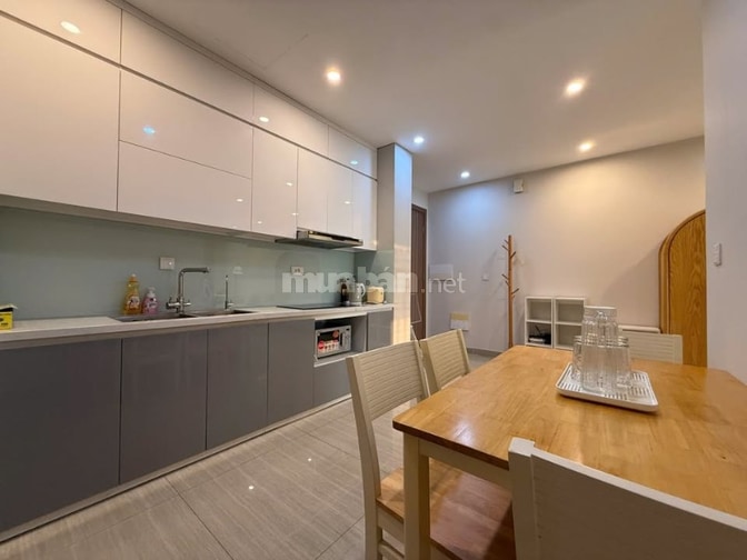 Cho thuê C/c Sky Center, 16 Phổ Quang cho thuê căn 3PN giá thuê 18tr