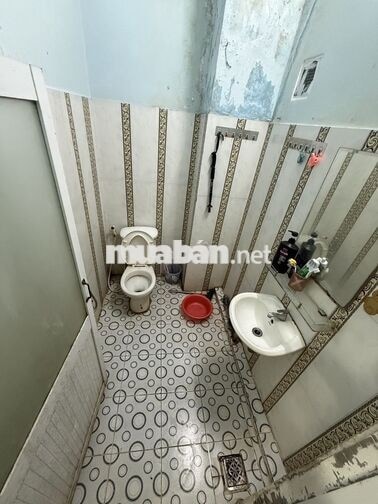 Mình cần pass phòng vào ở liền