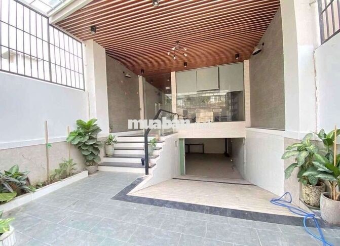 NHÀ VĂN PHÒNG TRÊN NGÃ TƯ BÌNH PHƯỚC