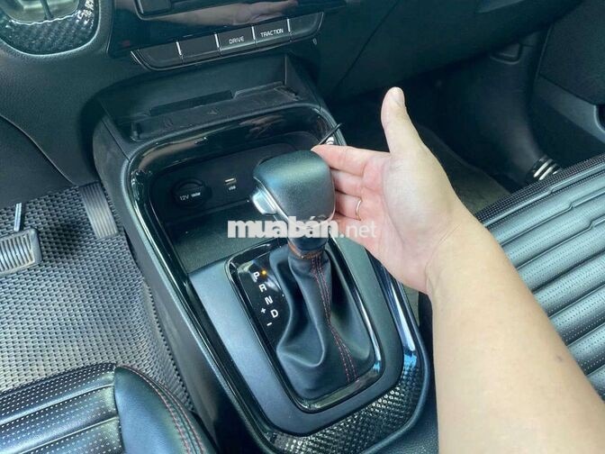 Kia Sonet 2022 Luxury 37000km Bạc