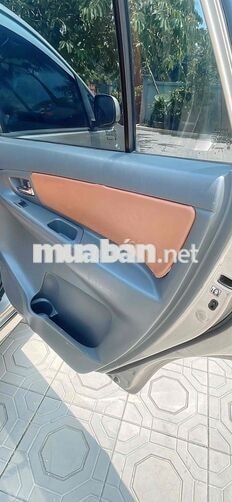 Toyota Innova 2013 8 chỗ Nâu vàng bản E ko taxi