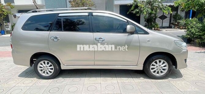 Toyota Innova 2013 8 chỗ Nâu vàng bản E ko taxi